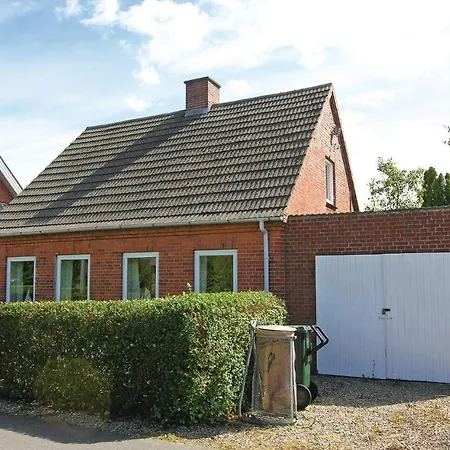 Three Bedroom Holiday In Tranekar