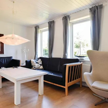 Three Bedroom Holiday In Tranekar