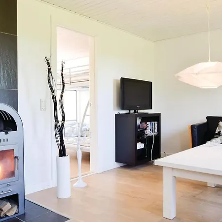Three Bedroom Holiday In Tranekar * Nordenbro Vesteregn